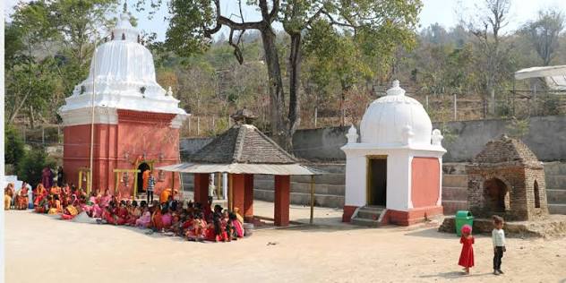 वर्षात्ले जम्मा गरेको माटोले नागेश्वर मन्दिर प्रवेशमा समस्या