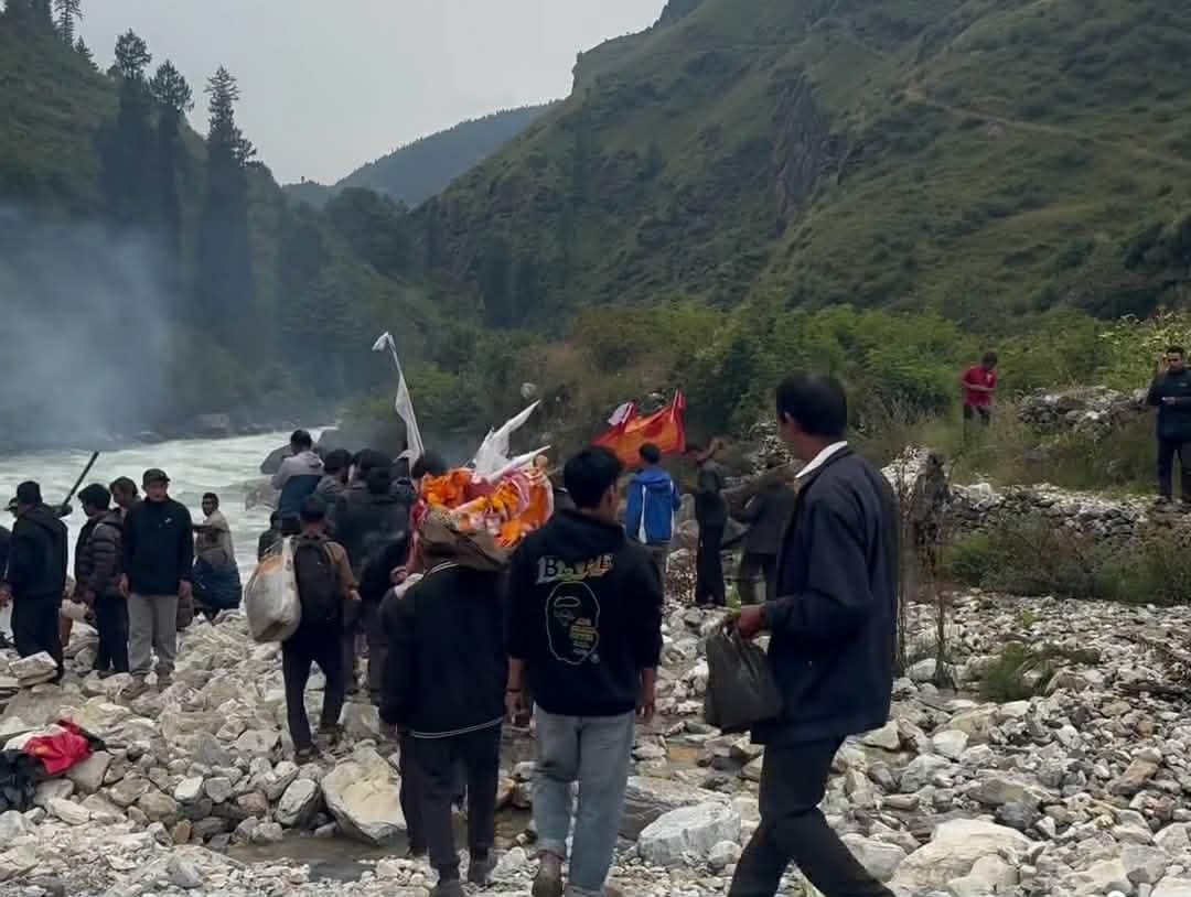 राज्यलाई कुर्दाकुर्दै थाकेपछि कुशको शव बनाएर जुम्लाका १० जनाको सामूहिक दाहसंस्कार
