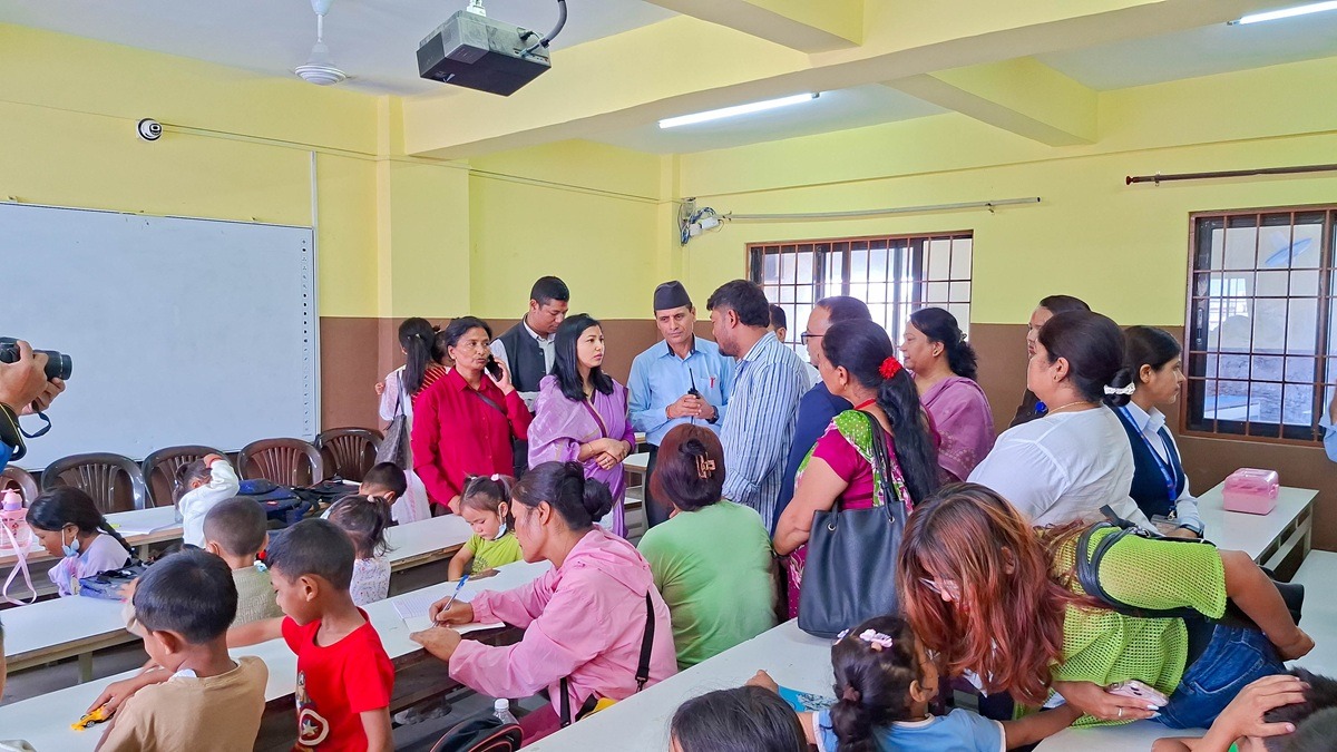 रसुवा भोटेकोशी बाढी : प्रभावित बालबालिकालाई काठमाडौंमा विद्यालय भर्ना, मानसिक आघात कम गर्न कार्यवाहक प्रमुख डंगोलको पहल