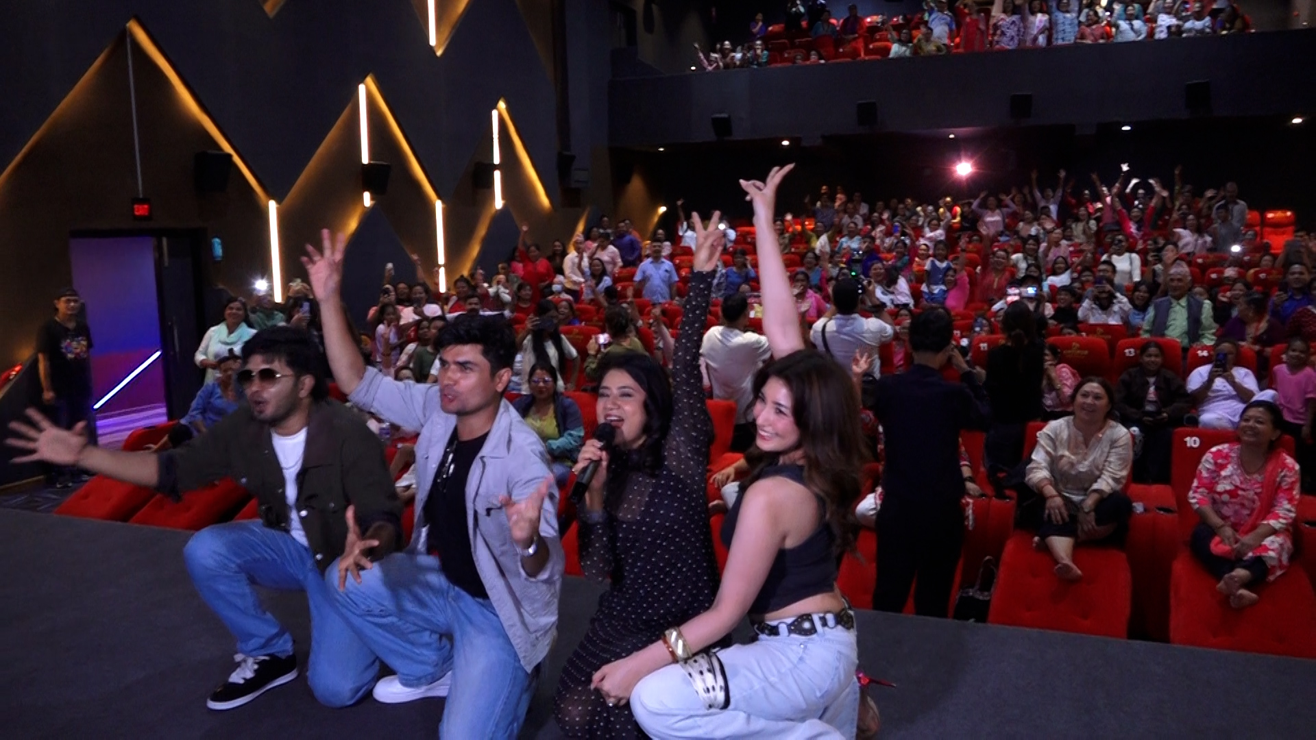 दोस्रो दिन पनि ‘झिङ्गेदाऊ २’ लाई दर्शकको सुखद साथ, काठमाडौंका हलहरूमा घुइँचो