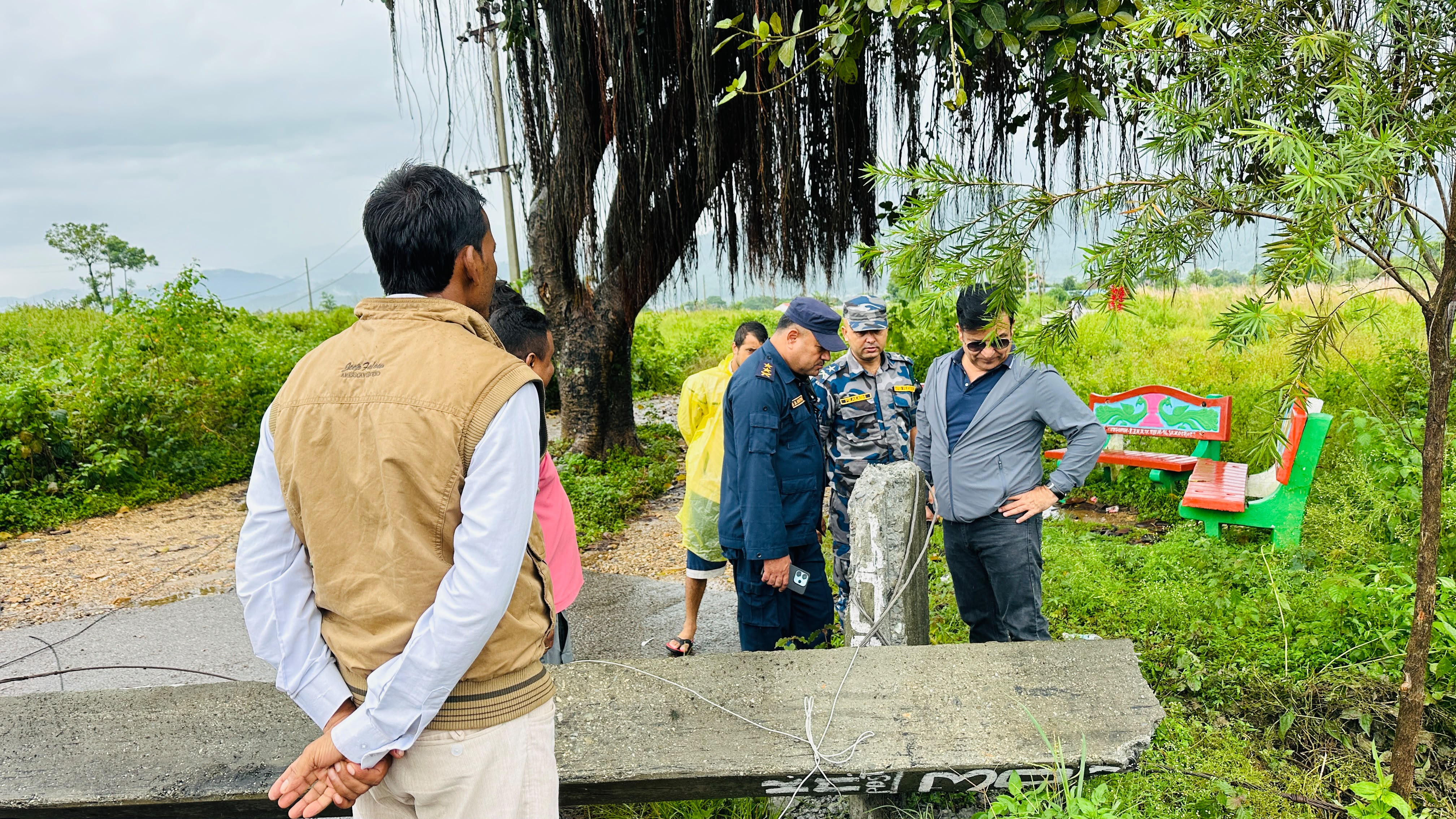 मकवानपुरमा विपद्को जोखिम बढ्यो: प्रजिअ र सुरक्षा प्रमुखहरू स्थलगत अनुगमनमा