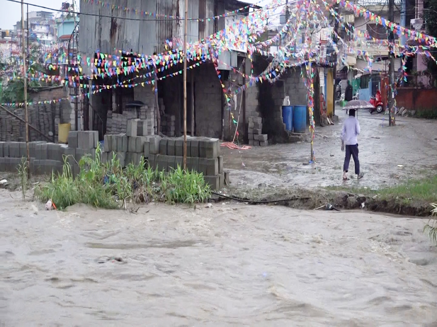 हनुमन्ते खोलामा जल सतह सतर्कता तह पार
