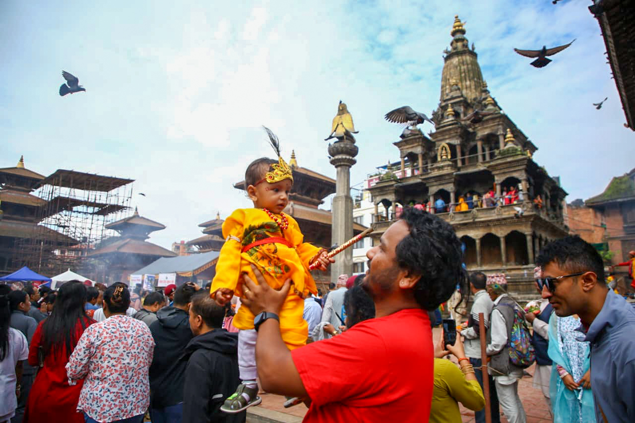 ‘श्रीकृष्ण जन्माष्टमी’ पाटनस्थित कृष्ण मन्दिरमा भक्तजनको भीड (फोटोफिचर)
