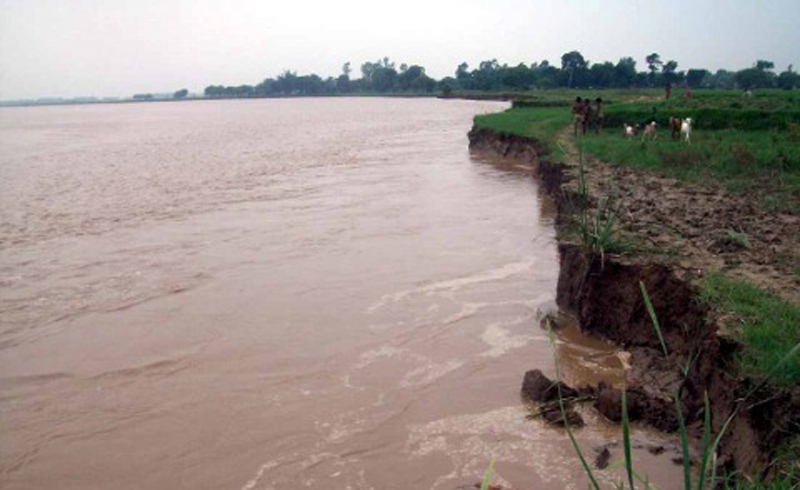 राप्तीमा पक्की तटबन्ध बनेपछि तटीय बस्तीमा घट्यो बाढीको त्रास