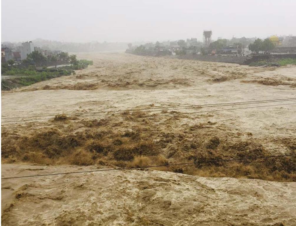 तिनाउ नदीमा जलसतहले खतराको तह पार गर्‍यो, उच्च सतर्कता अपनाउन आग्रह