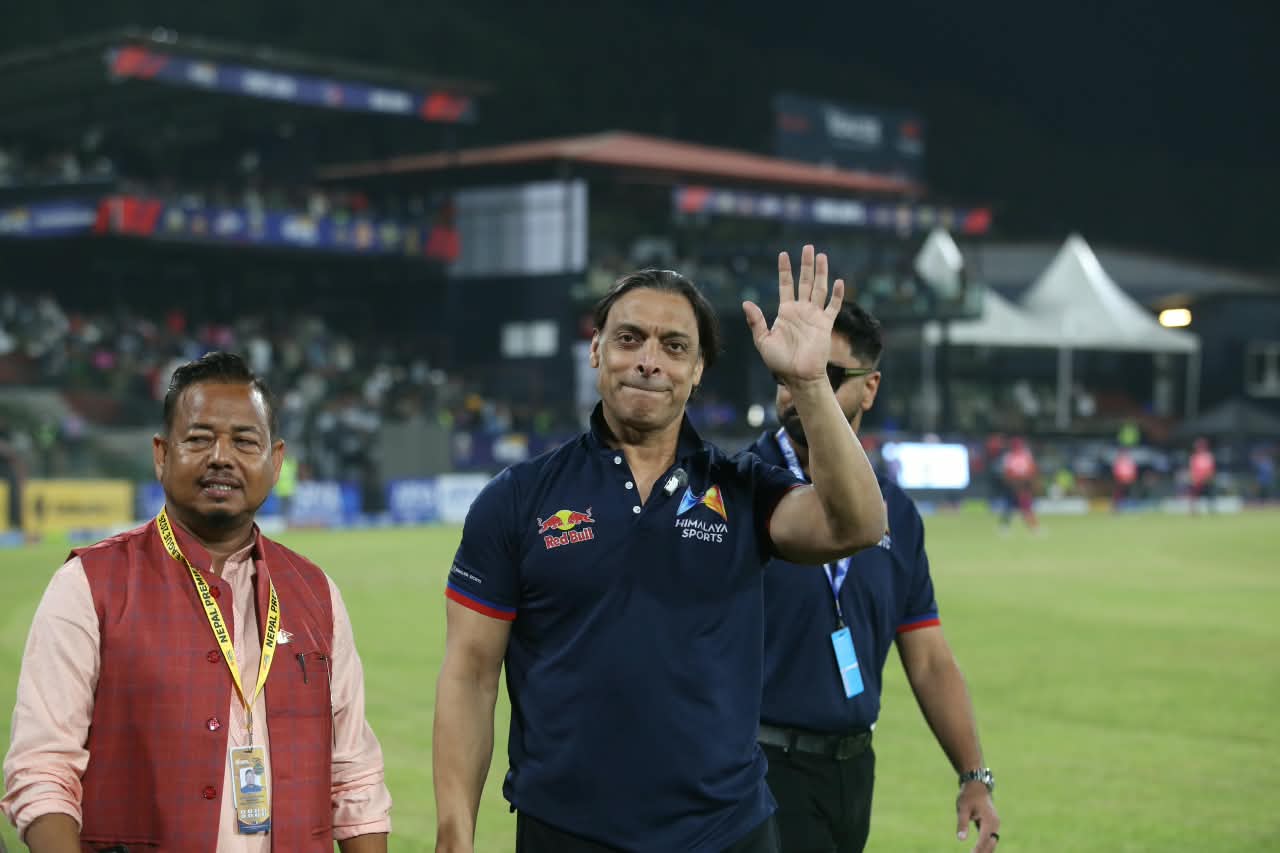 पाकिस्तानका विश्व कीर्तिमानी बलर शोएब अख्तर त्रिवि क्रिकेट मैदानमा (तस्बिर)