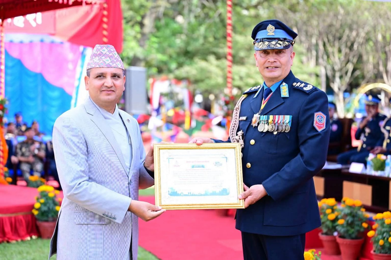 पूर्व एसएसपी दिनेश मैनाली अवकाशपछि सम्मानित