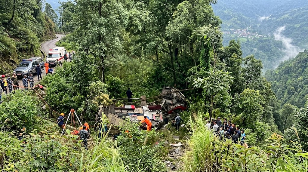 पोखरामा स्कुल बस दुर्घटना, १८ बालबालिका घाइते