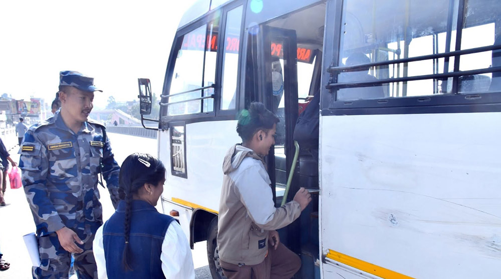 दशैँको अवसरमा काठमाडौं उपत्यकामा सशस्त्र प्रहरी बलवारा निःशुल्क बस सेवा सञ्चालन