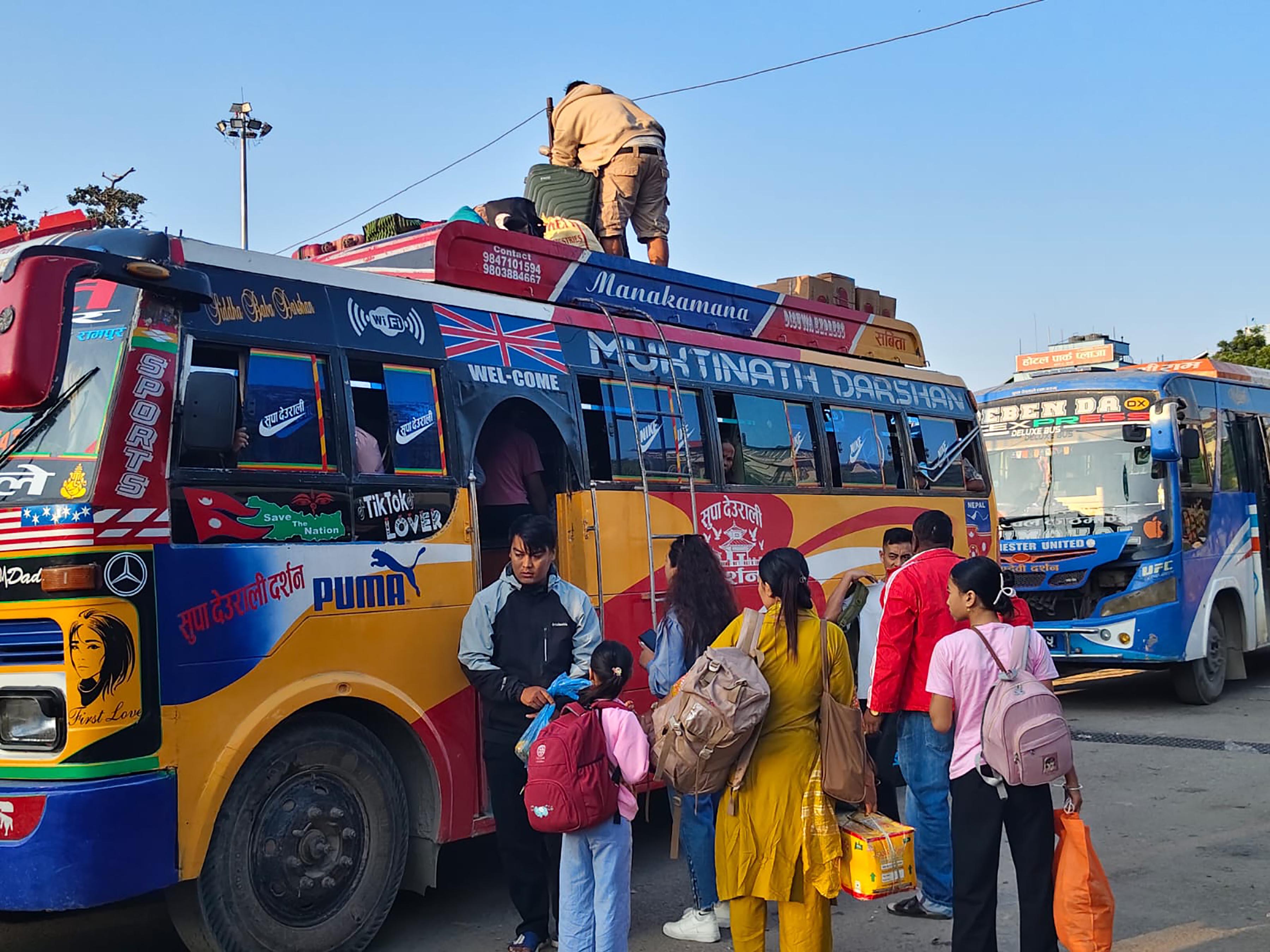घटस्थापनादेखि पाँच लाख ७६ हजारभन्दा बढीले छाडे काठमाडौं उपत्यका