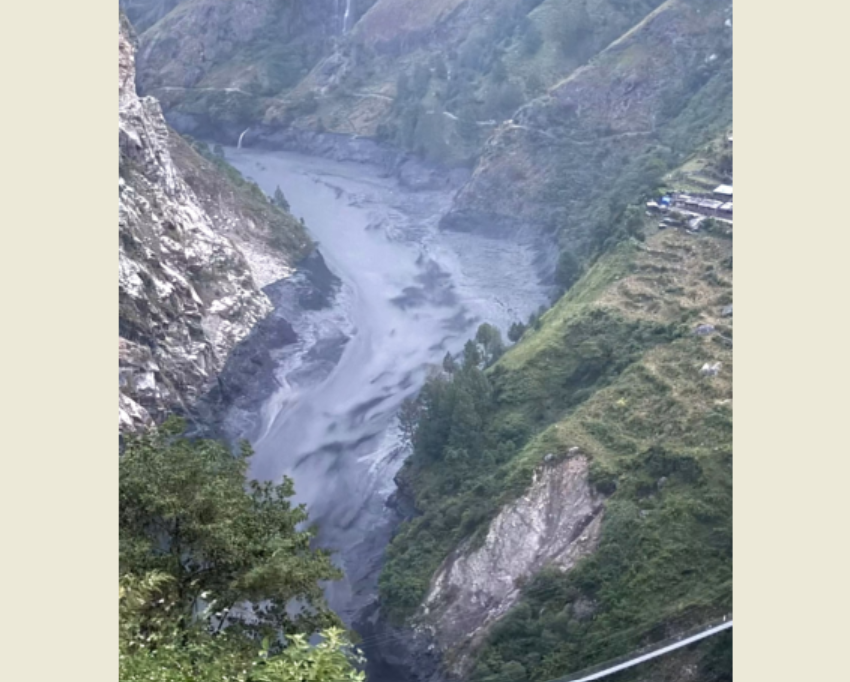 बूढीगण्डकीको बाढीप्रभावित क्षेत्रमा सेनाको टोली परिचालन, जगत् गाउँबाट ६ जनाको हवाई उद्धार