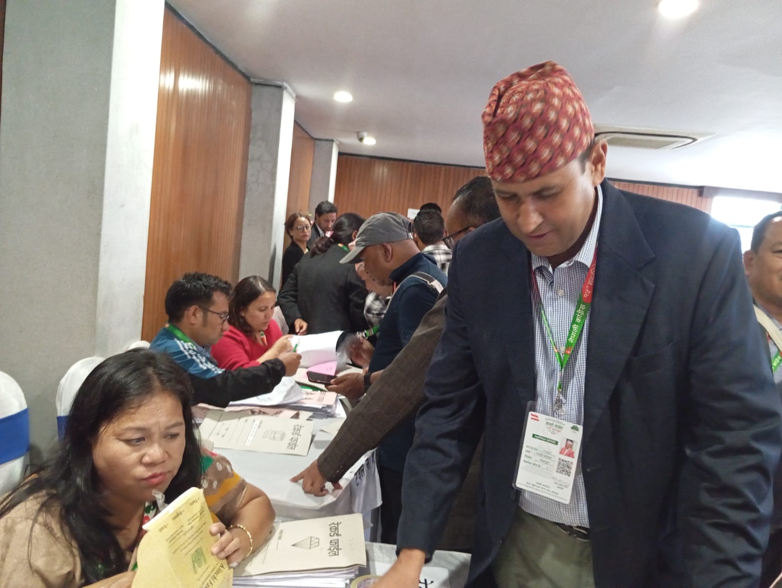 रामहरि खतिवडाले दिए सहमहामन्त्रीमा उम्मेदवारी