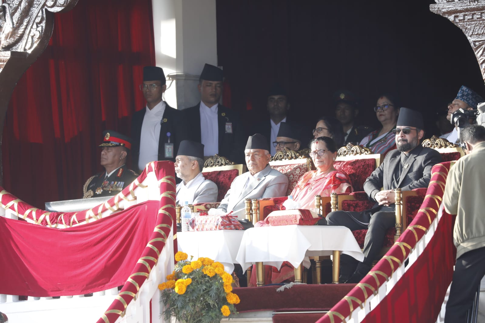 राष्ट्रपति पौडेलद्वारा सैनिक मञ्च टुँडिखेलमा फूलपाती बढाइँ अवलोकन