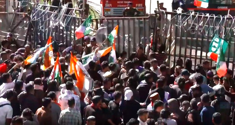 उत्तराखण्ड बजेट अधिवेशन : महँगी र बेरोजगारीको मुद्दालाई लिएर कांग्रेसद्वारा विधानसभा घेराउ