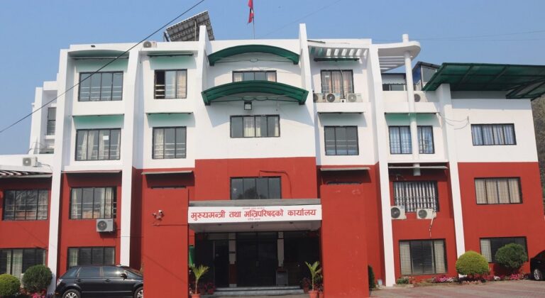 मुख्यमन्त्री थापा र मन्त्री मगरबिच कार्यसम्पादन सम्झौता