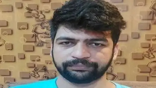 अमेरिकी हुलाक सेवालाई करोडौँ डलर नोक्सान पुर्‍याएको आरोपमा पाकिस्तानमा एक व्यक्ति गिरफ्तार