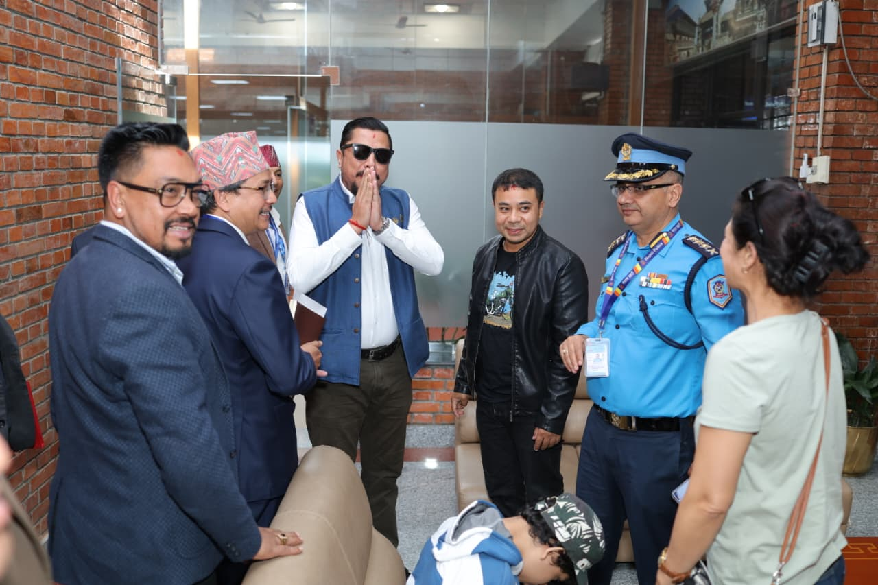 ऊर्जामन्त्री श्रेष्ठ स्वदेश फर्किए