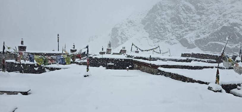 हुम्लाको हिल्सामा भारी हिमपात: ४१ नेपाली अलपत्र, मानसरोवर यात्रा बन्द
