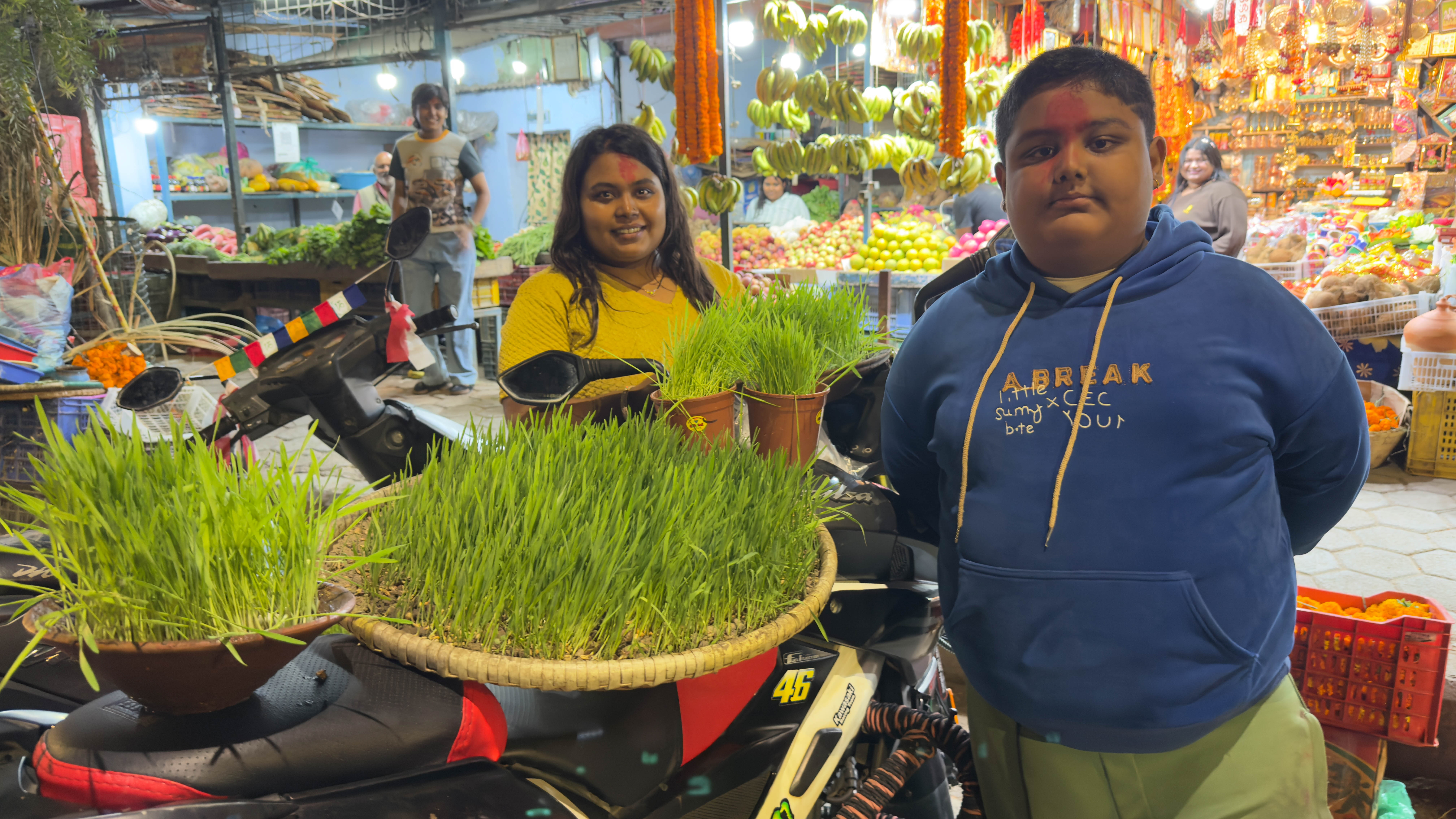 दशैंमा चम्किएको जमराको व्यापार: सडकपेटीमै ५०० रुपैयाँसम्ममा बिक्री