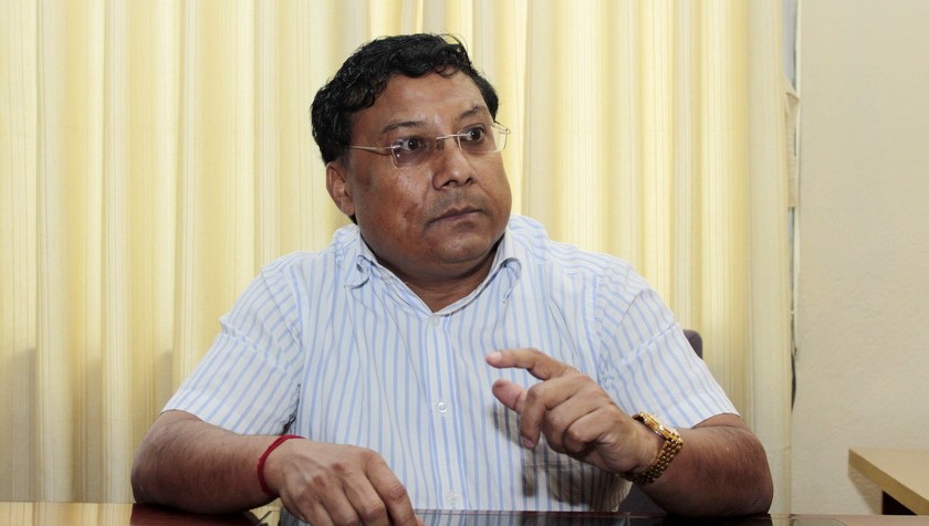 पत्रकार किशोर श्रेष्ठ निवासबाटै गिरफ्तार, साइबर ब्यूरो लगिँदै