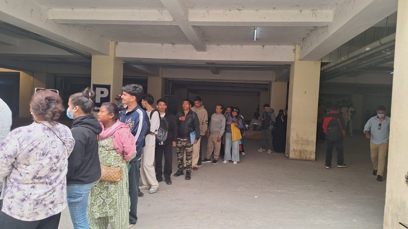 अनलाइन अपोइन्टमेन्ट लिए पनि राहदानी विभागमा घण्टौँ लाइन बस्नुपर्ने बाध्यता