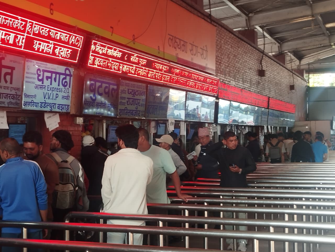 दशैंका लागि अग्रिम टिकट काट्नेको संख्या १ लाख ३० हजार नाघ्यो, २४ घण्टामा ७८ हजारभन्दा बढी बाहिरिए