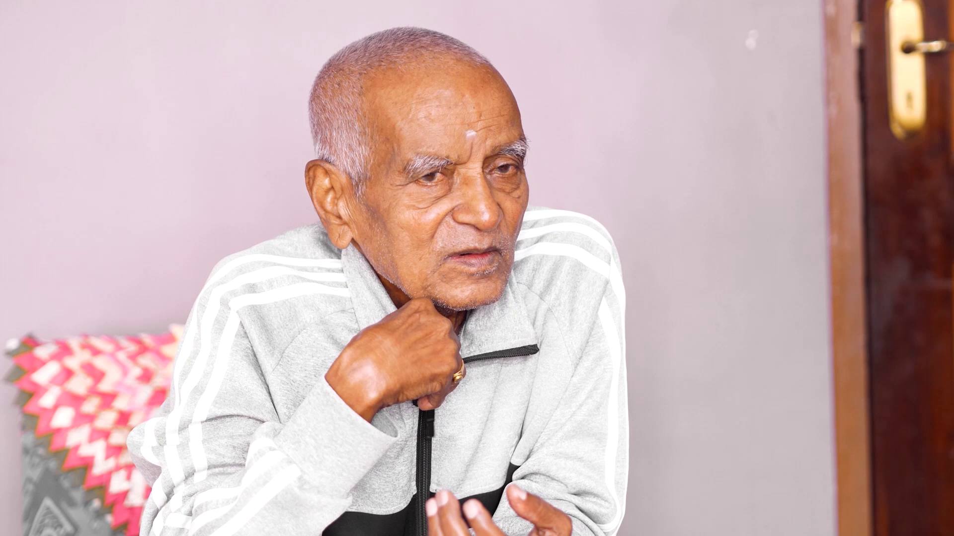तराई–मधेशमा काठमाडौंमा जस्तो फूलपाती भित्र्याउने चलन छैन : संस्कृतिविद् राकेश