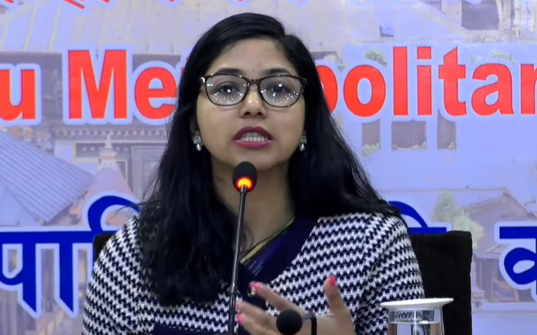 काठमाडौं महानगरद्वारा बाइक एम्बुलेन्स सेवा सुरु: साँघुरा गल्ली र जाममा छिटो उद्धार हुने अपेक्षा