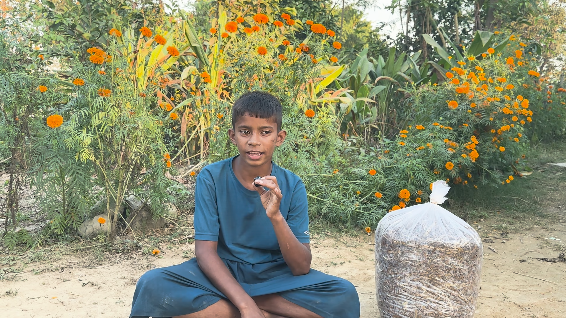 स्कुलमा सिकेको सीप घरमै प्रयोग, च्याउ खेतीबाटै खर्च जुटाउँदै